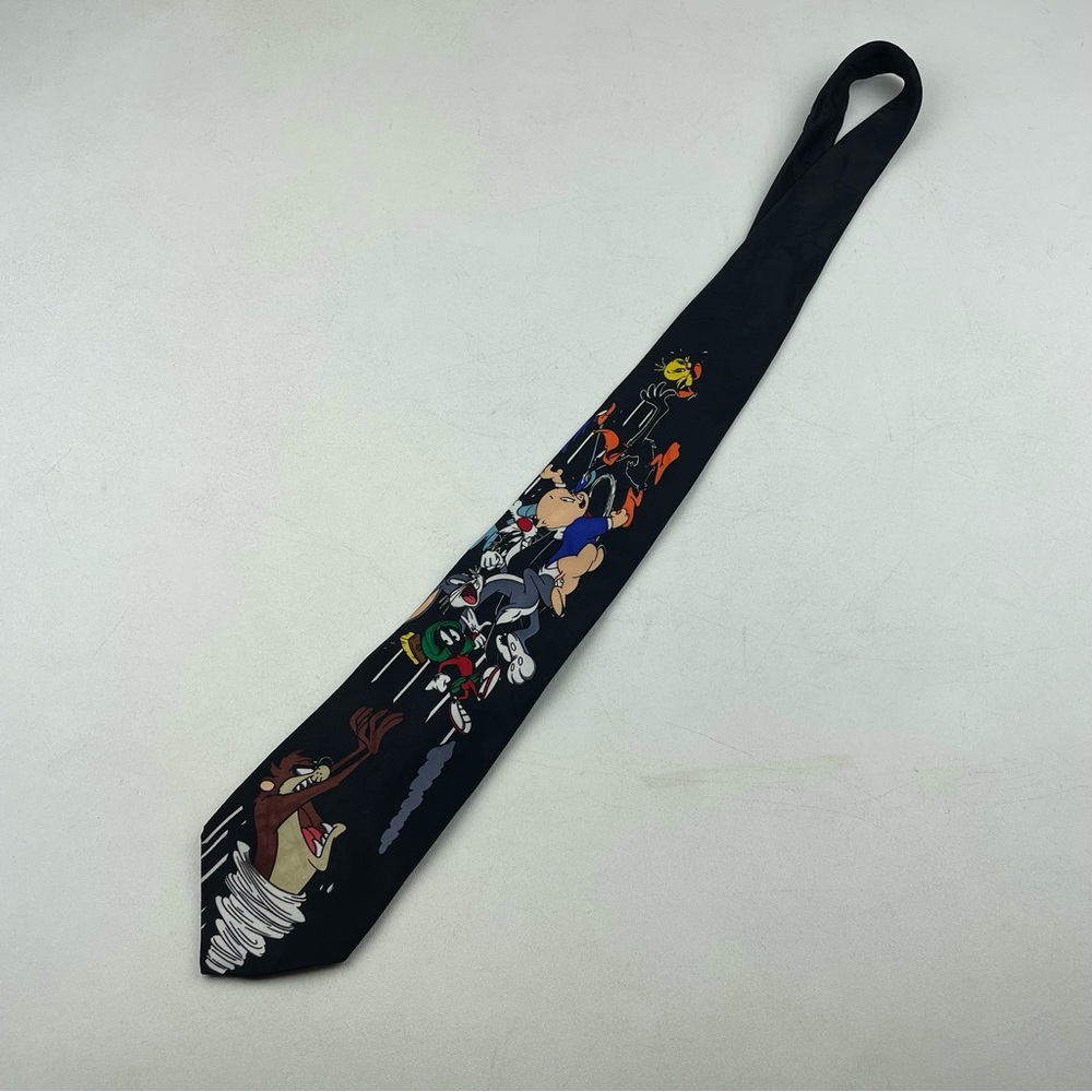 Vintage Looney Tunes Neck Tie Taz Chasing Tunes